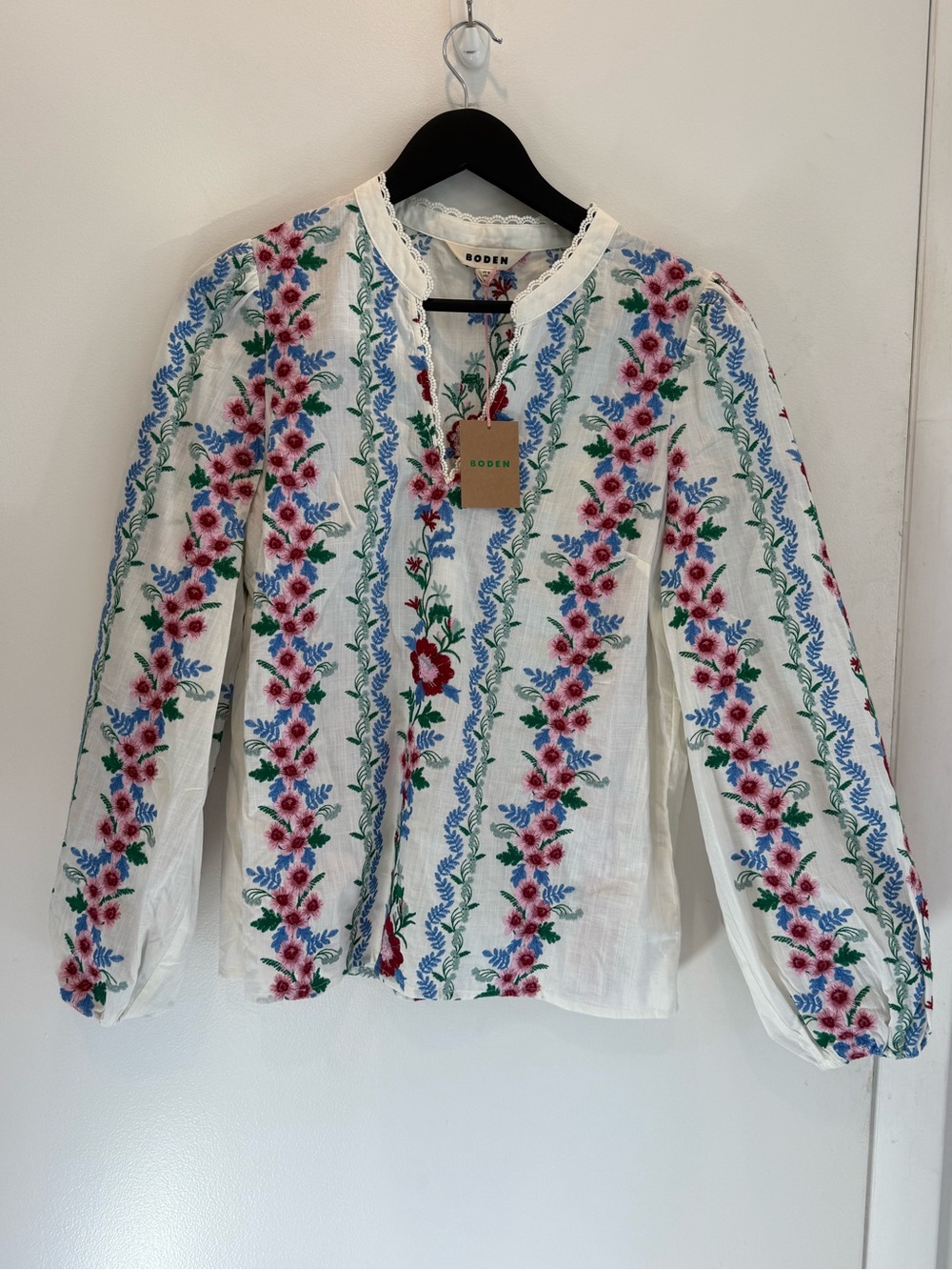 Boden White Floral Embroidered Peasant Blouse